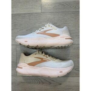 Brooks Ghost Max Womens Running Shoes Cream Rose Gold 1203951B135 Size 8